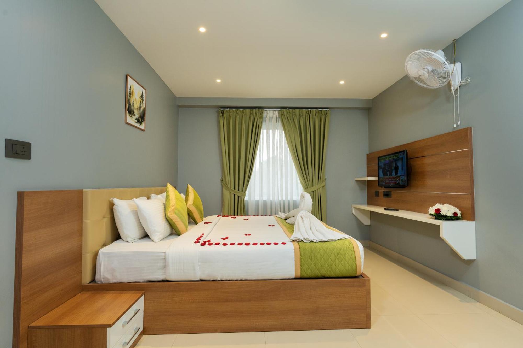 Hotel Grand Alleppey Alappuzha Exterior photo